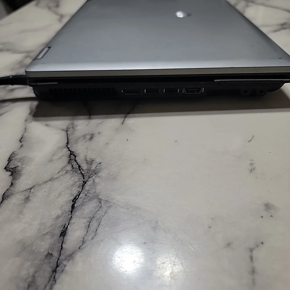 HP ProBook 6555b Powers On Missing Battery And HD 3d Drive Guard Still Function